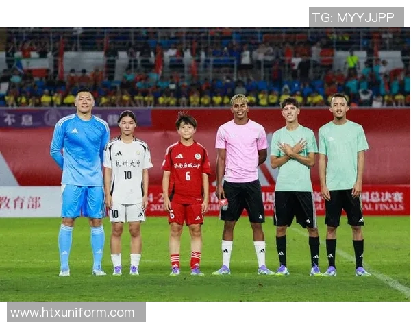 中国足球明星家境揭秘谁是最富有的球员及其背后的故事