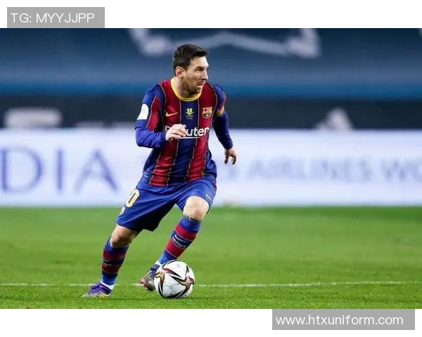 右脚踢球的足球明星有哪些他们的精彩瞬间与成就分享